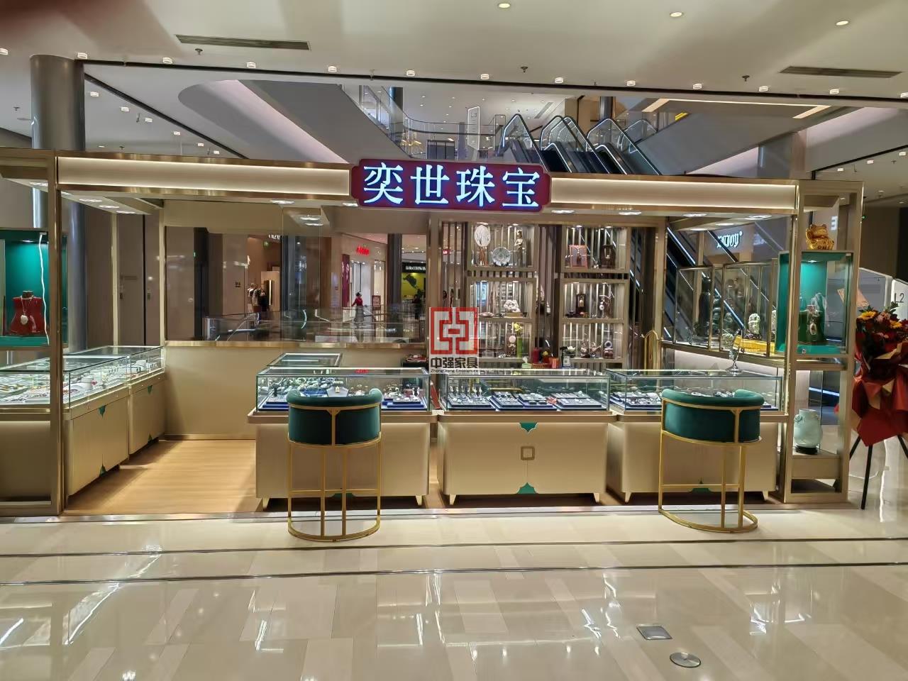 高檔珠寶首飾店鋪，商場(chǎng)多經(jīng)點(diǎn)位展柜定制，南京中強(qiáng)展柜廠